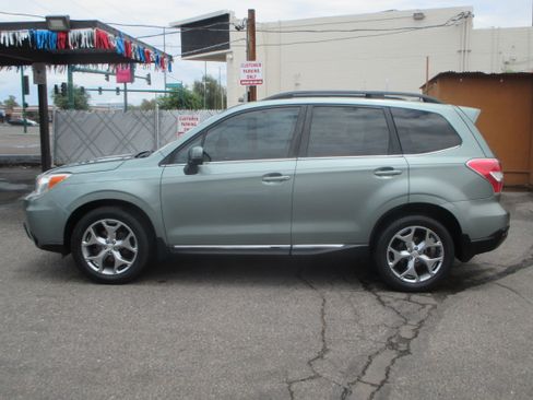 Used 2015 Subaru Forester 2.5i Touring AWD/4WD image 2