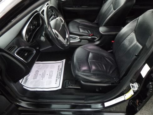 Used 2014 Chrysler 200 Limited image 12