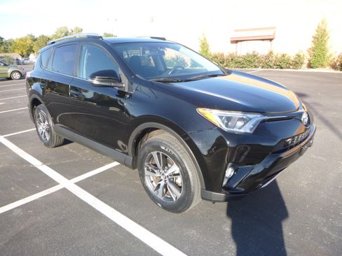 Used 2016 Toyota RAV4 XLE image 4