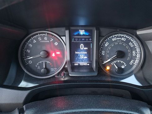 Used 2017 Toyota Tacoma image 10