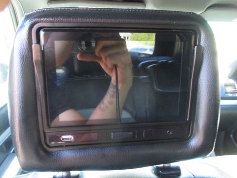 Used 2018 Ford Explorer XLT image 11