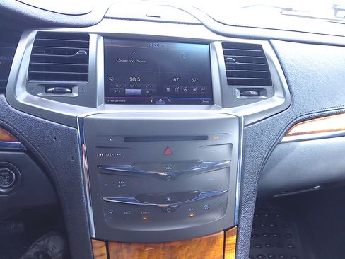 Used 2013 Lincoln MKS image 15