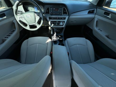 Used 2017 Hyundai Sonata SE image 11
