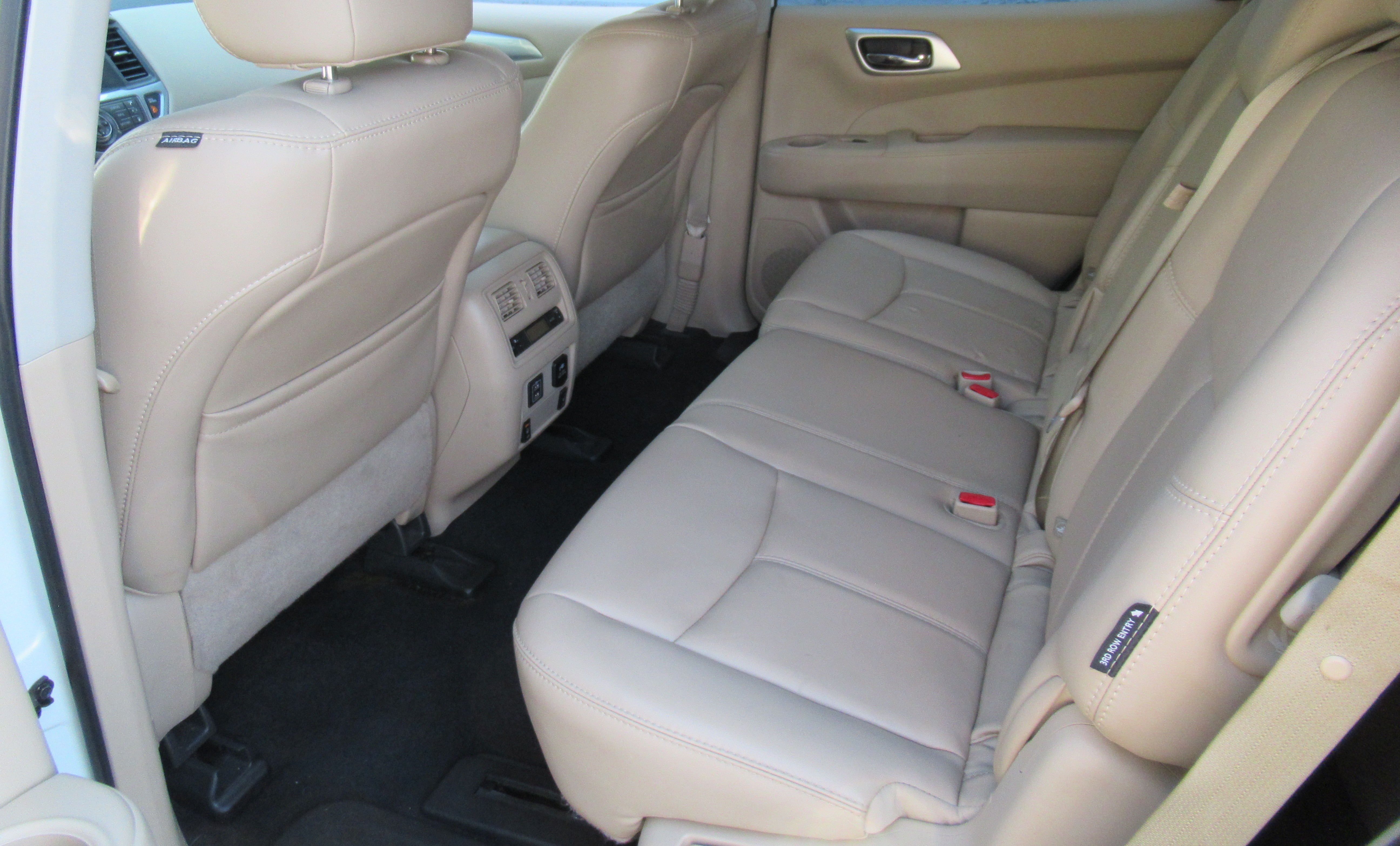 Used 2018 Nissan Pathfinder 4WD SL image 20