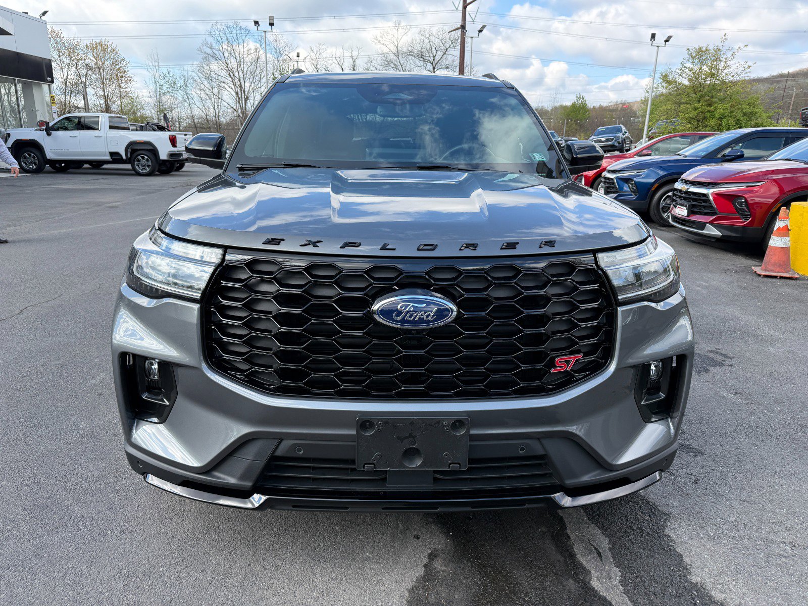Used 2025 Ford Explorer ST AWD/4WD image 8