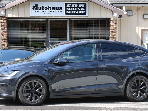 Used 2024 Tesla Model X Long Range image 1