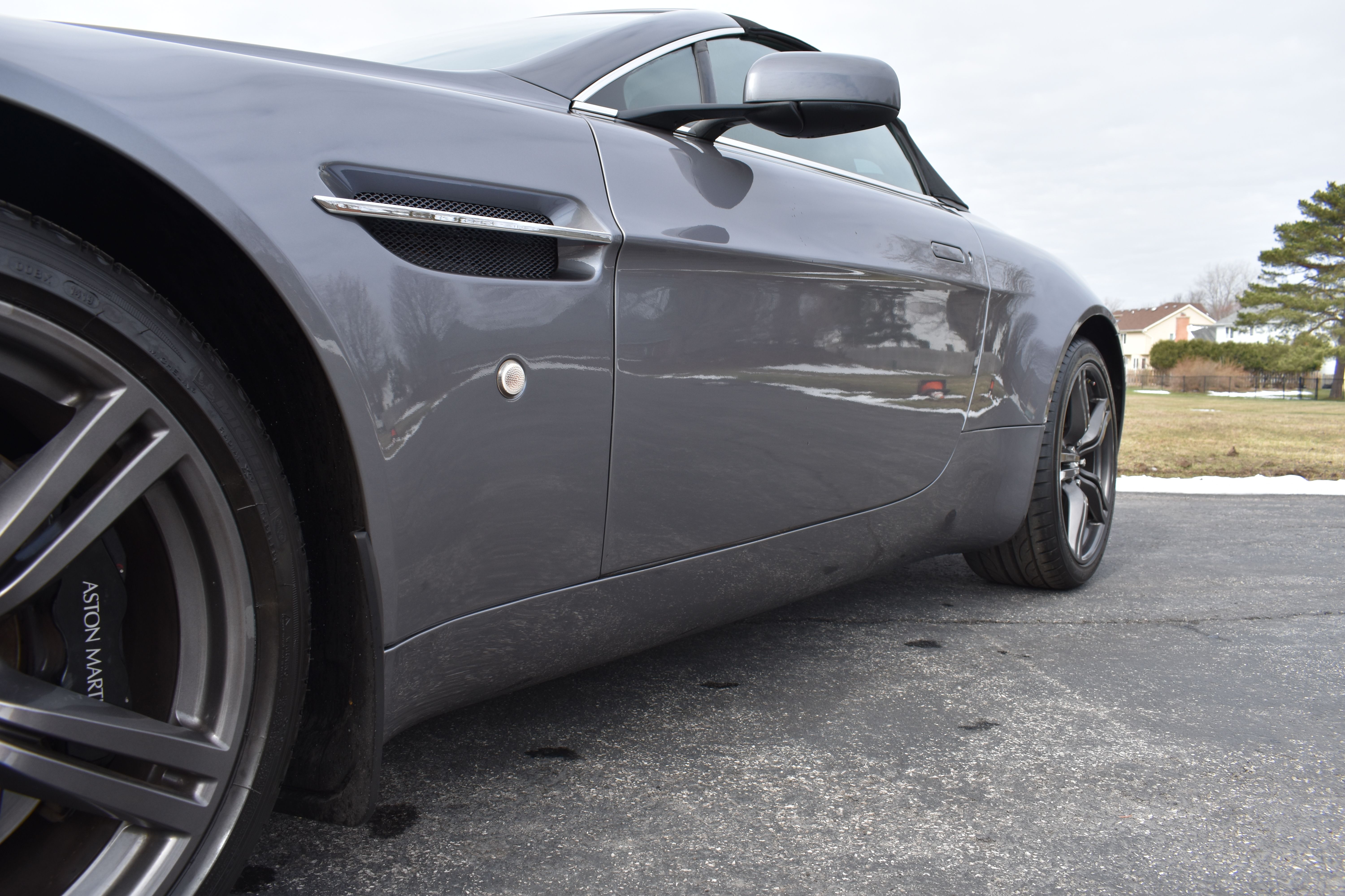 Used 2009 Aston Martin V8 Vantage Roadster RWD image 30