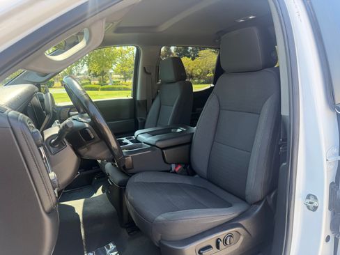 Used 2021 Chevrolet Silverado 1500 2WD Crew Cab LT image 16