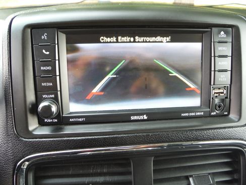 Used 2014 Dodge Grand Caravan SXT FWD image 15