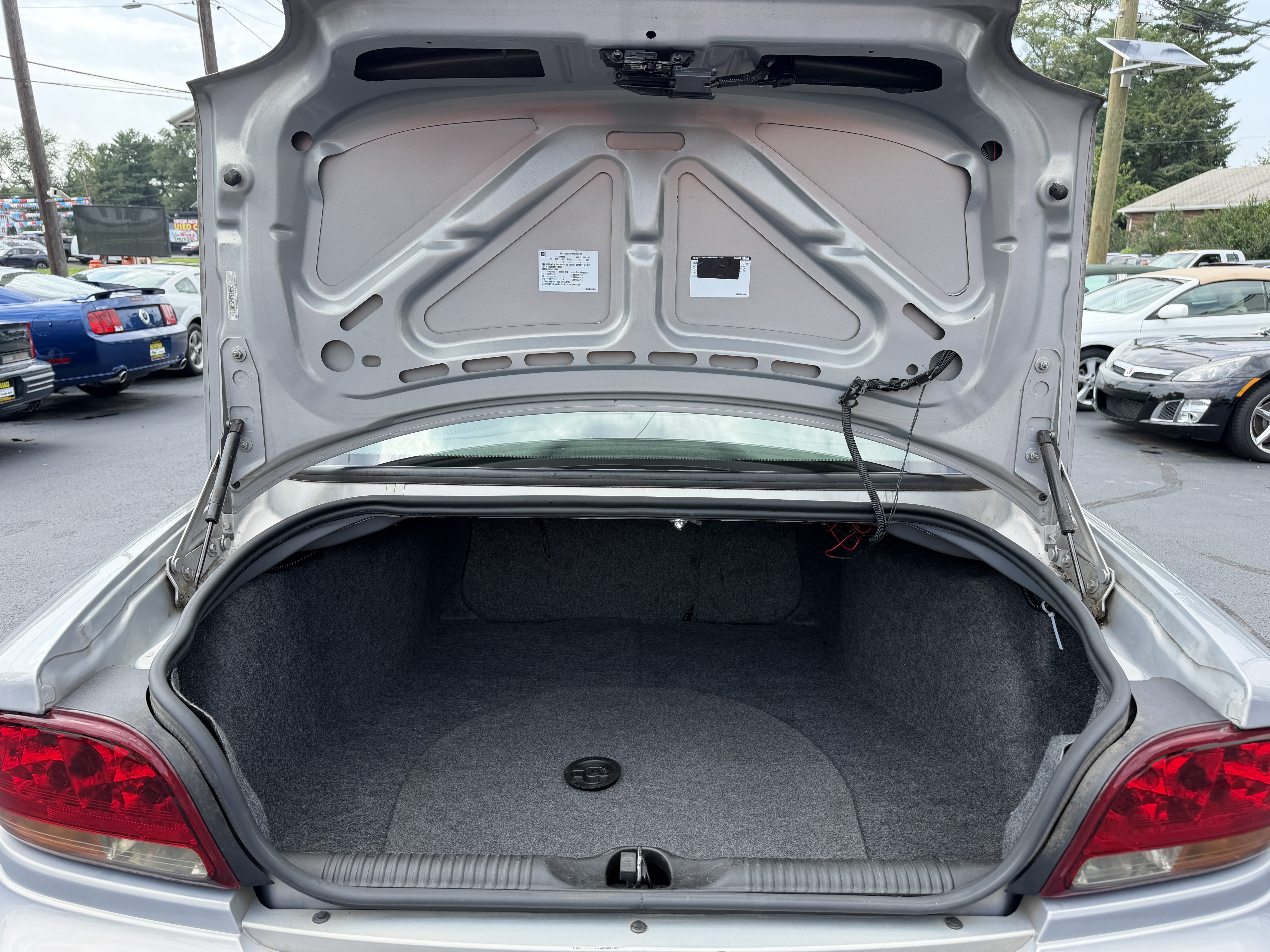 Used 2000 Oldsmobile Intrigue GL FWD image 26