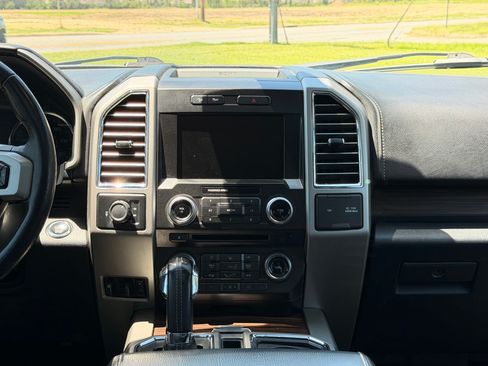 Used 2015 Ford F150 4x4 SuperCrew image 14