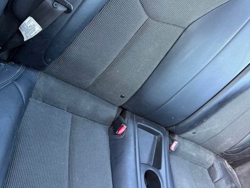 Used 2012 Hyundai Veloster UNAVAIL FWD image 10
