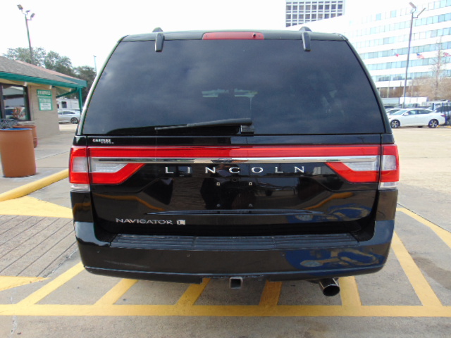 Used 2017 Lincoln Navigator L 4WD Reserve image 7