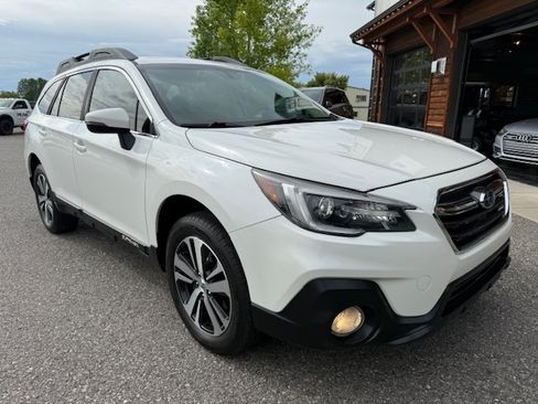 Used 2018 Subaru Outback 3.6R Limited AWD/4WD image 7