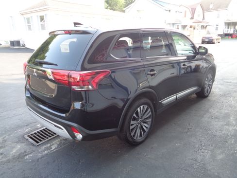 Used 2020 Mitsubishi Outlander AWD image 2