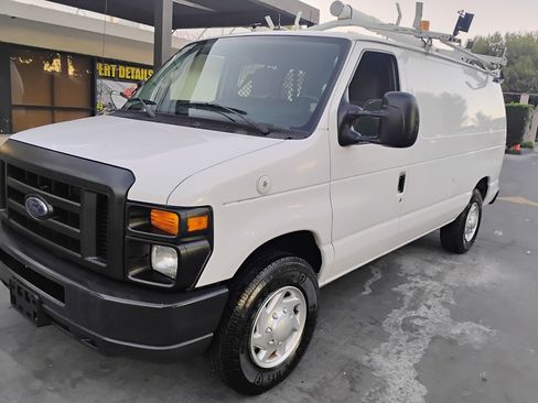 Used 2010 Ford E-250 and Econoline 250 image 1
