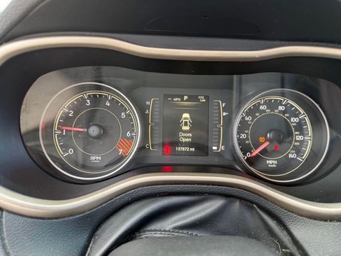 Used 2014 Jeep Cherokee 4WD Latitude image 7