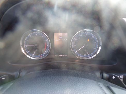 Used 2017 Toyota Corolla SE image 9