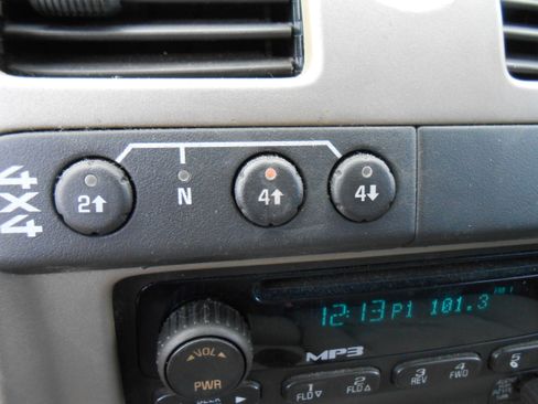 Used 2005 Chevrolet Colorado image 17