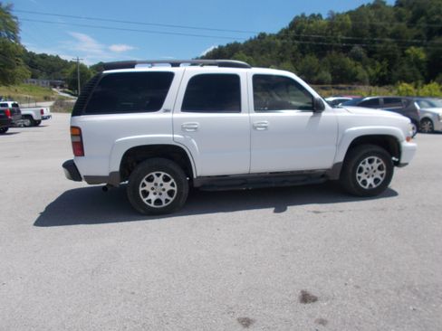 Used 2002 Chevrolet Tahoe 4WD image 4