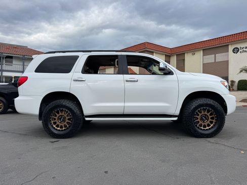 Used 2011 Toyota Sequoia Limited image 13