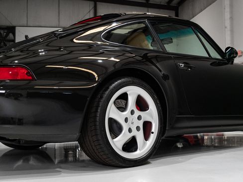 Used 1998 Porsche 911 Carrera 4S Coupe AWD/4WD image 30