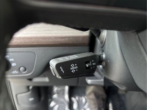 Used 2023 Audi Q5 2.0T Premium image 35