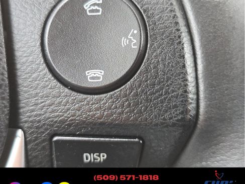 Used 2015 Toyota Corolla LE image 13