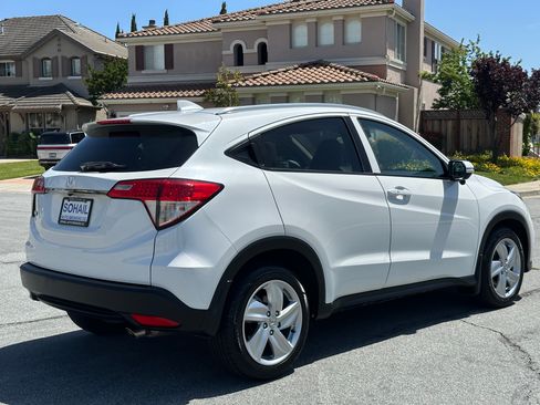 Used 2019 Honda HR-V EX image 8