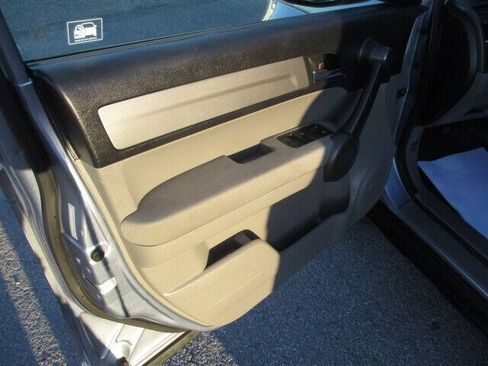 Used 2011 Honda CR-V SE image 11