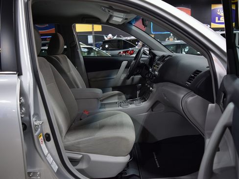 Used 2013 Toyota Highlander SE image 22