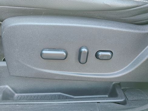 Used 2016 Ford Escape SE image 12