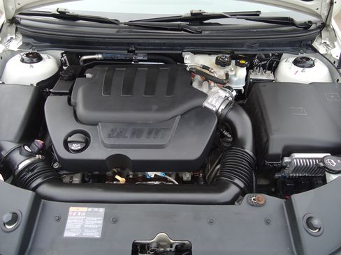 Used 2010 Chevrolet Malibu LTZ image 18