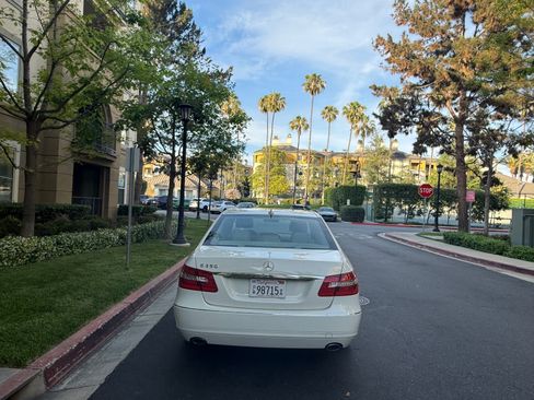 Used 2010 Mercedes-Benz E 350 image 5