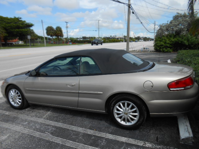 Used 2003 Chrysler Sebring LXi Convertible FWD image 3