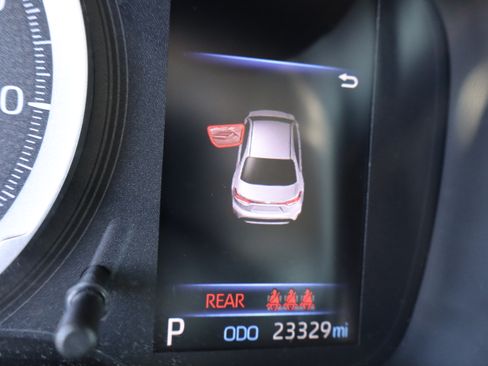 Used 2020 Toyota Corolla LE image 23