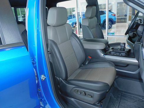 Used 2024 Chevrolet Silverado 1500 ZR2 image 29