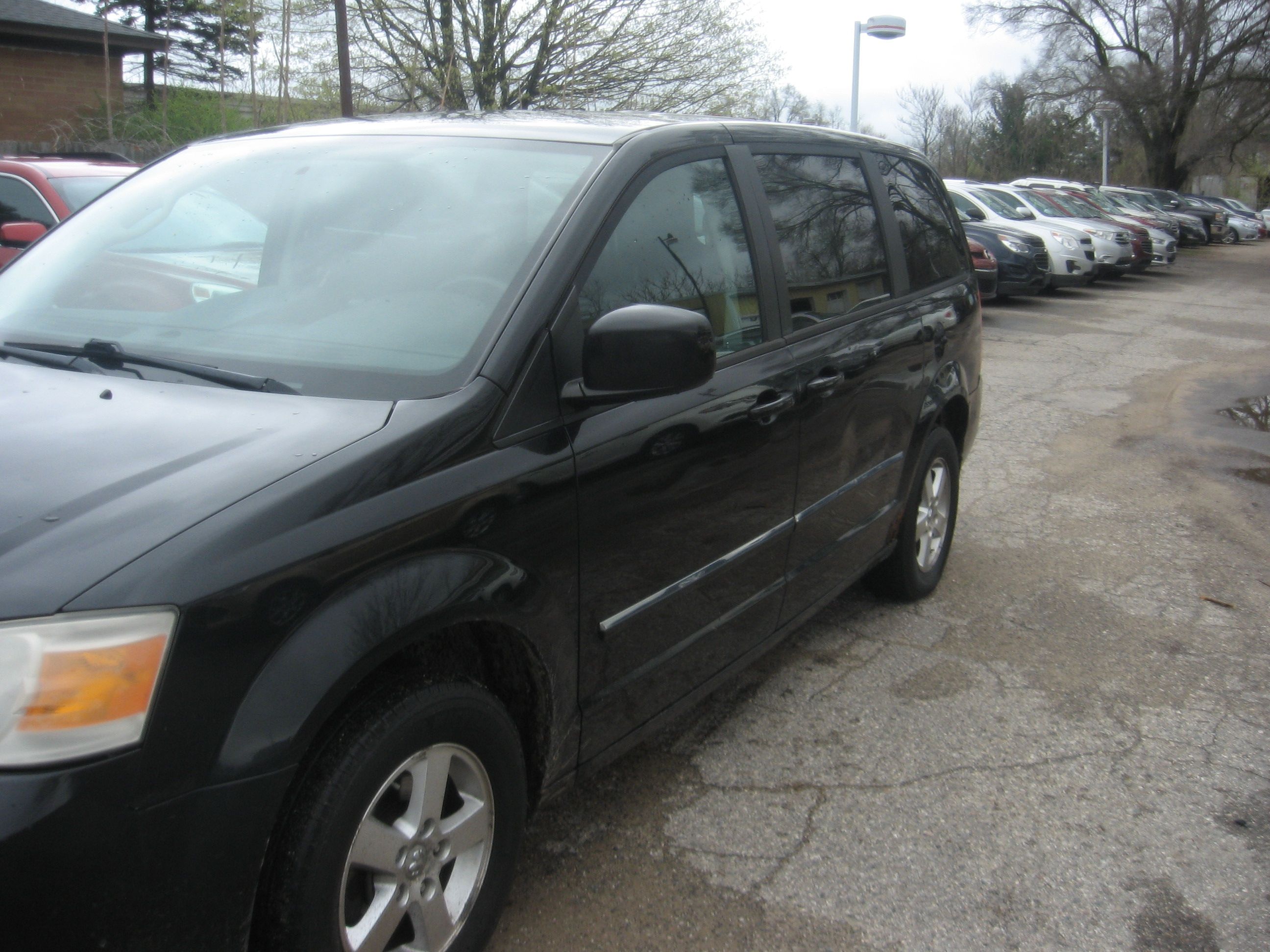 Used 2008 Dodge Grand Caravan SXT FWD image 1