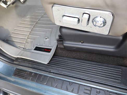 Used 2005 HUMMER H2 Adventure image 21