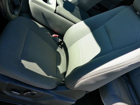 Used 2015 Ford F150 XLT image 48