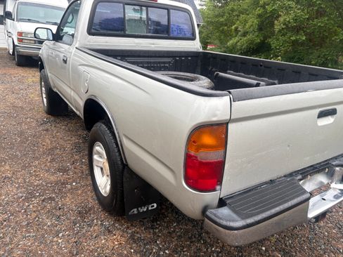 Used 2000 Toyota Tacoma 4x4 Regular Cab image 1