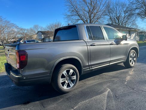 Used 2017 Honda Ridgeline RTL-T image 3