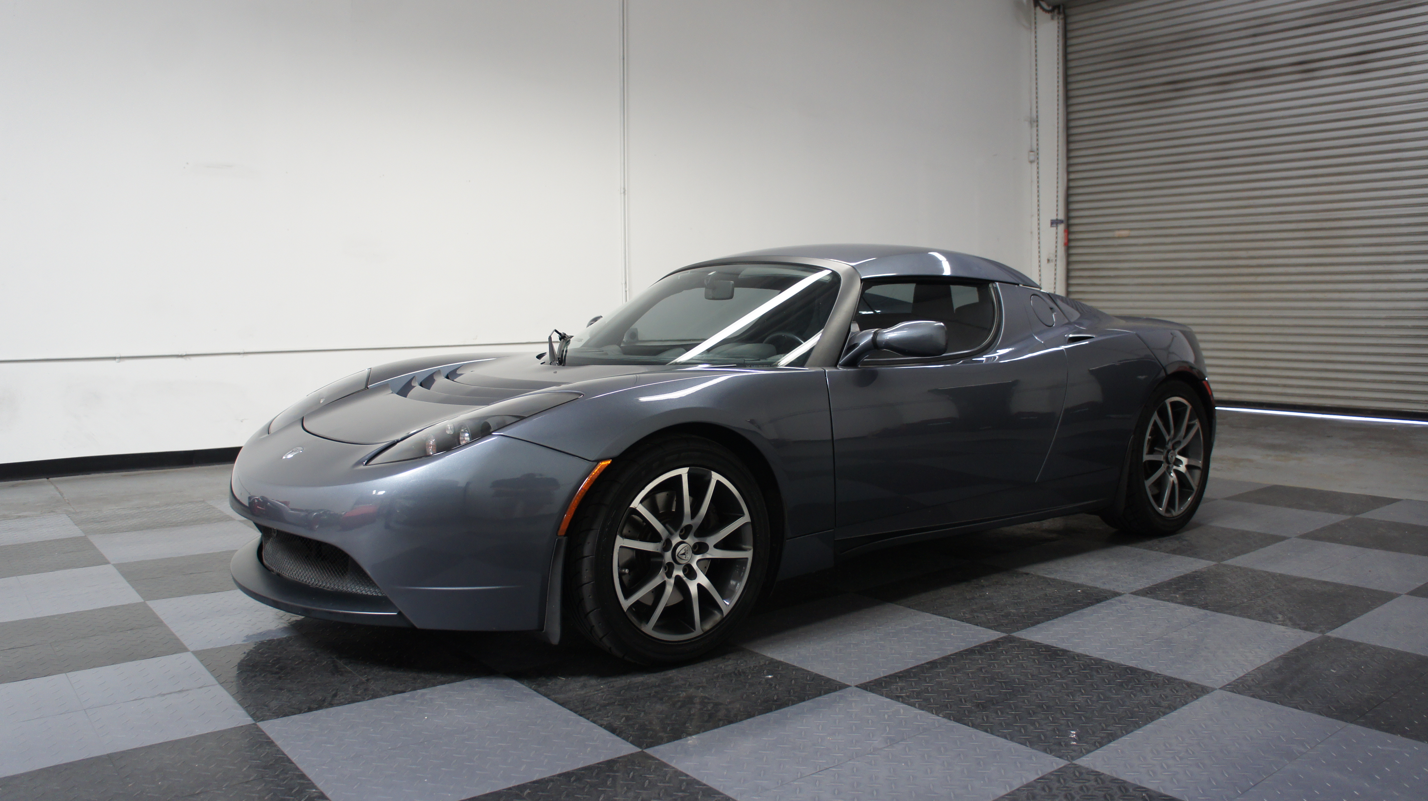 Used 2008 Tesla Roadster RWD image 1