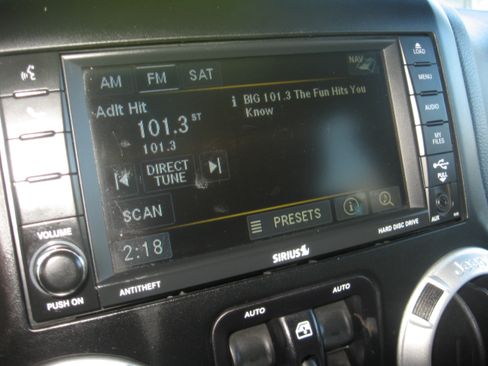 Used 2014 Jeep Wrangler 4xe Unlimited Sahara image 11