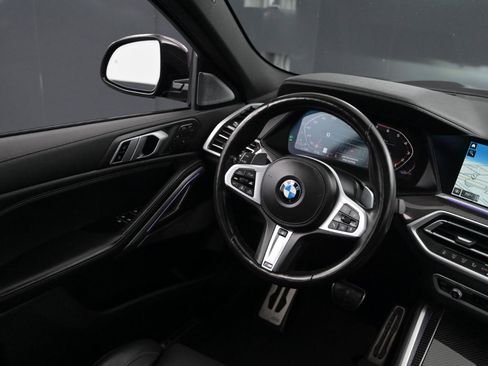 Used 2021 BMW X6 M50i image 21