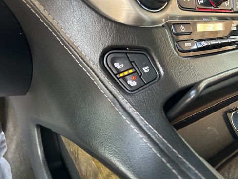 Used 2016 GMC Yukon XL Denali image 18