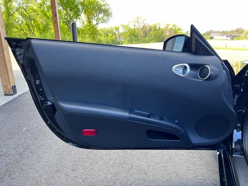 Used 2005 Nissan 350Z RWD image 25
