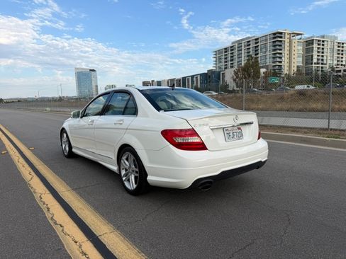 Used 2013 Mercedes-Benz C 250 Luxury image 3