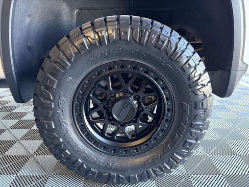 Used 2023 Chevrolet Silverado 2500 LT w/ Convenience Package image 11