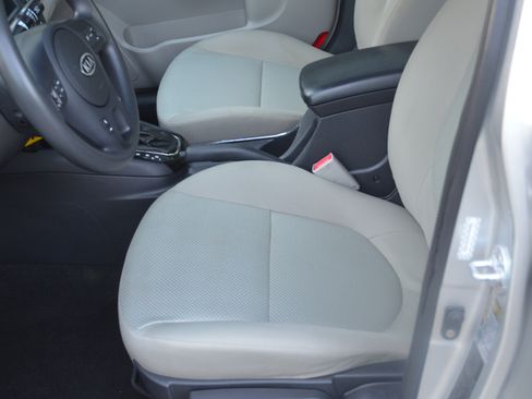 Used 2012 Kia Forte EX Sedan FWD image 9
